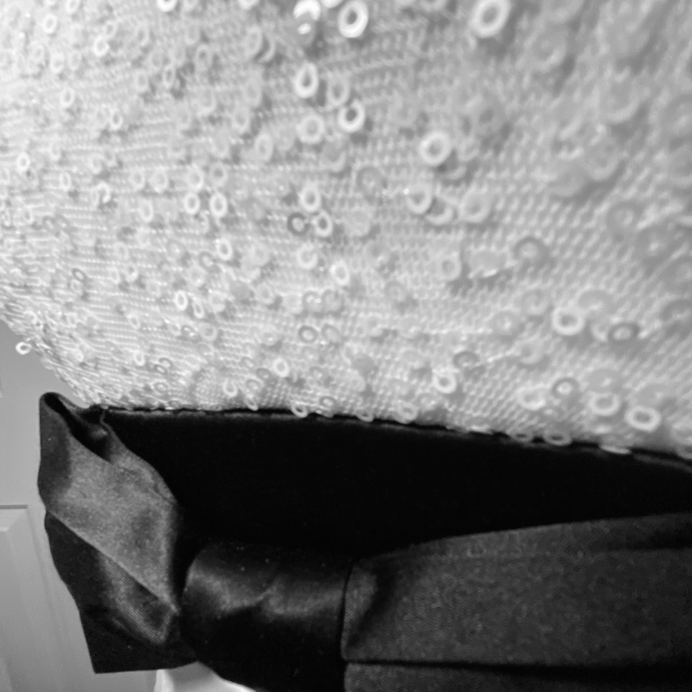 “ Ruby Rose”White Strapless Sequins Black-Bow-Sas… - image 2